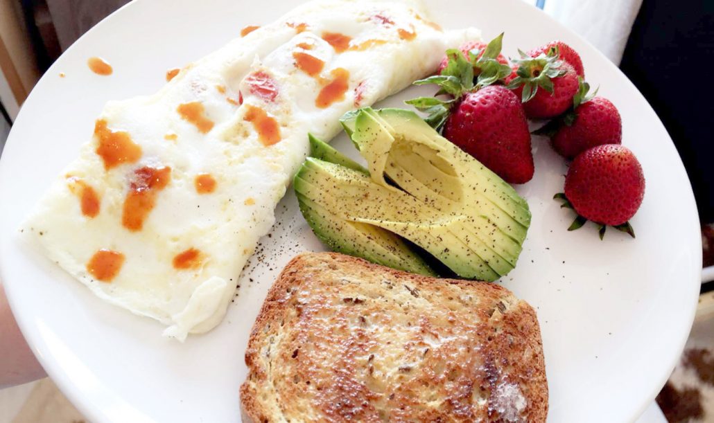 Healthy Girl Meal Diary: Simple Breakfast Spread | www.hustleandhalcyon.com