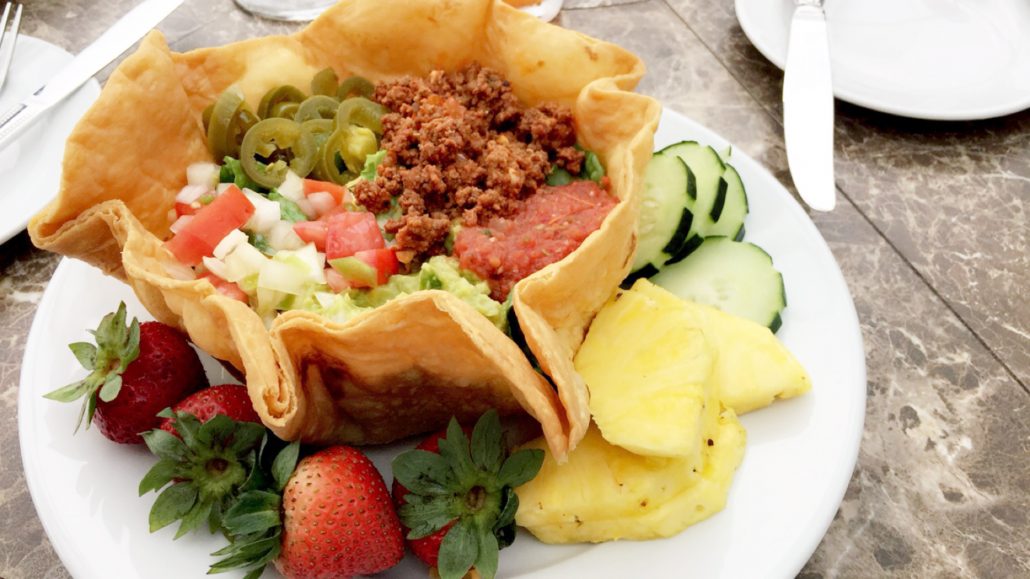 Healthy Girl Meal Diary: easy taco salad | www.hustleandhalcyon.com