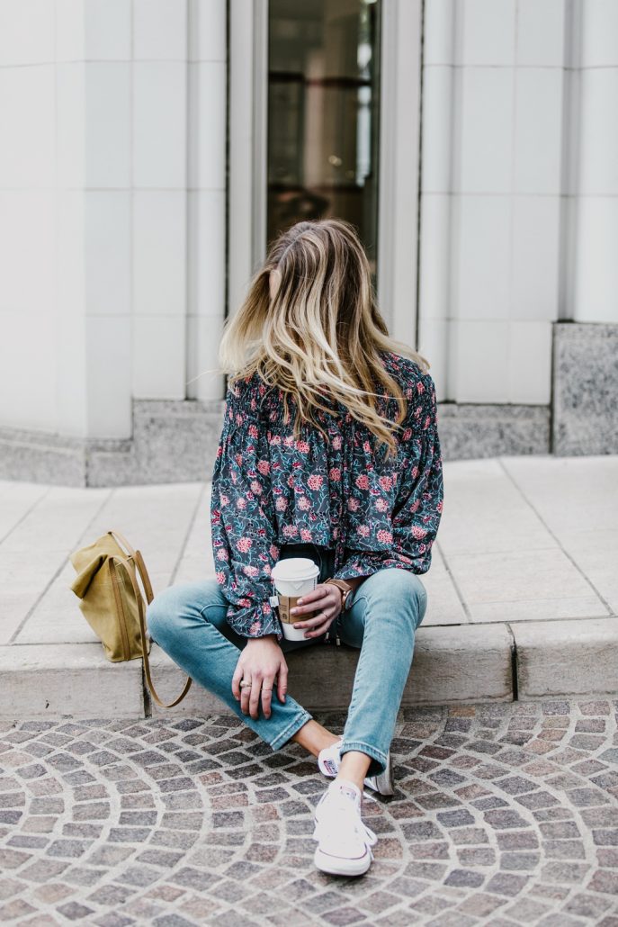 A chic spring look on Payton Sartain, the blogger behind Hustle + Halcyon, wearing head-to-toe Urban Outfitters