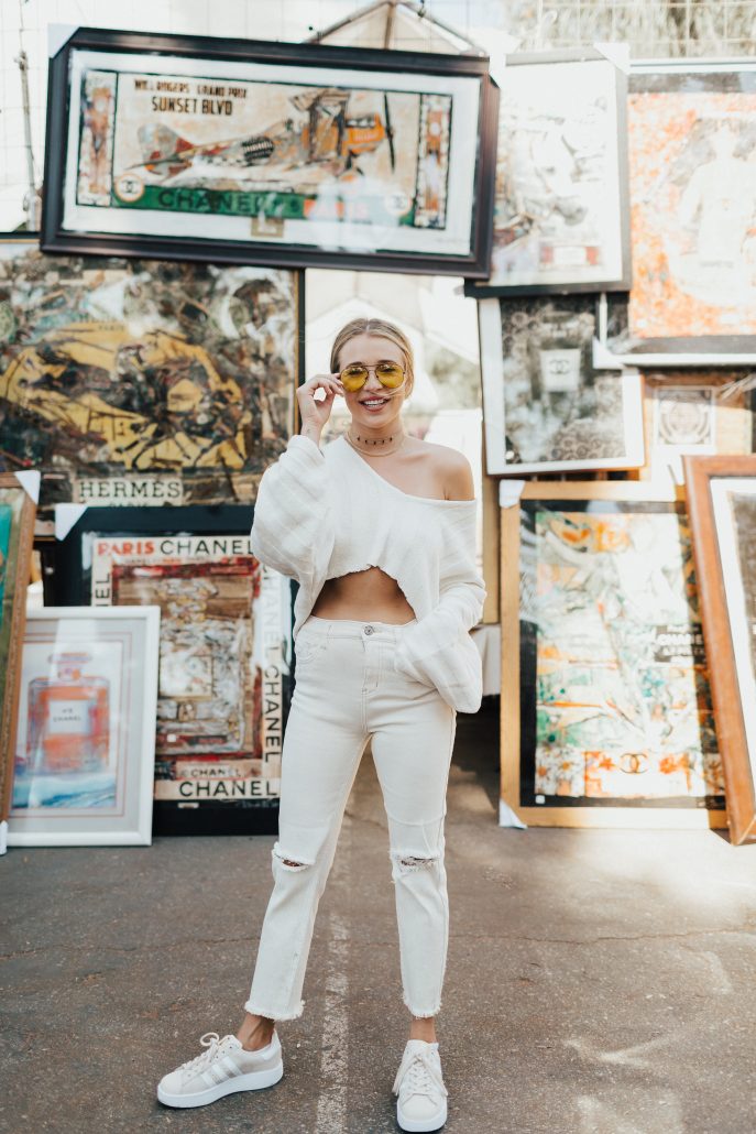 Blogger Payton Sartain in Urban Outfitters